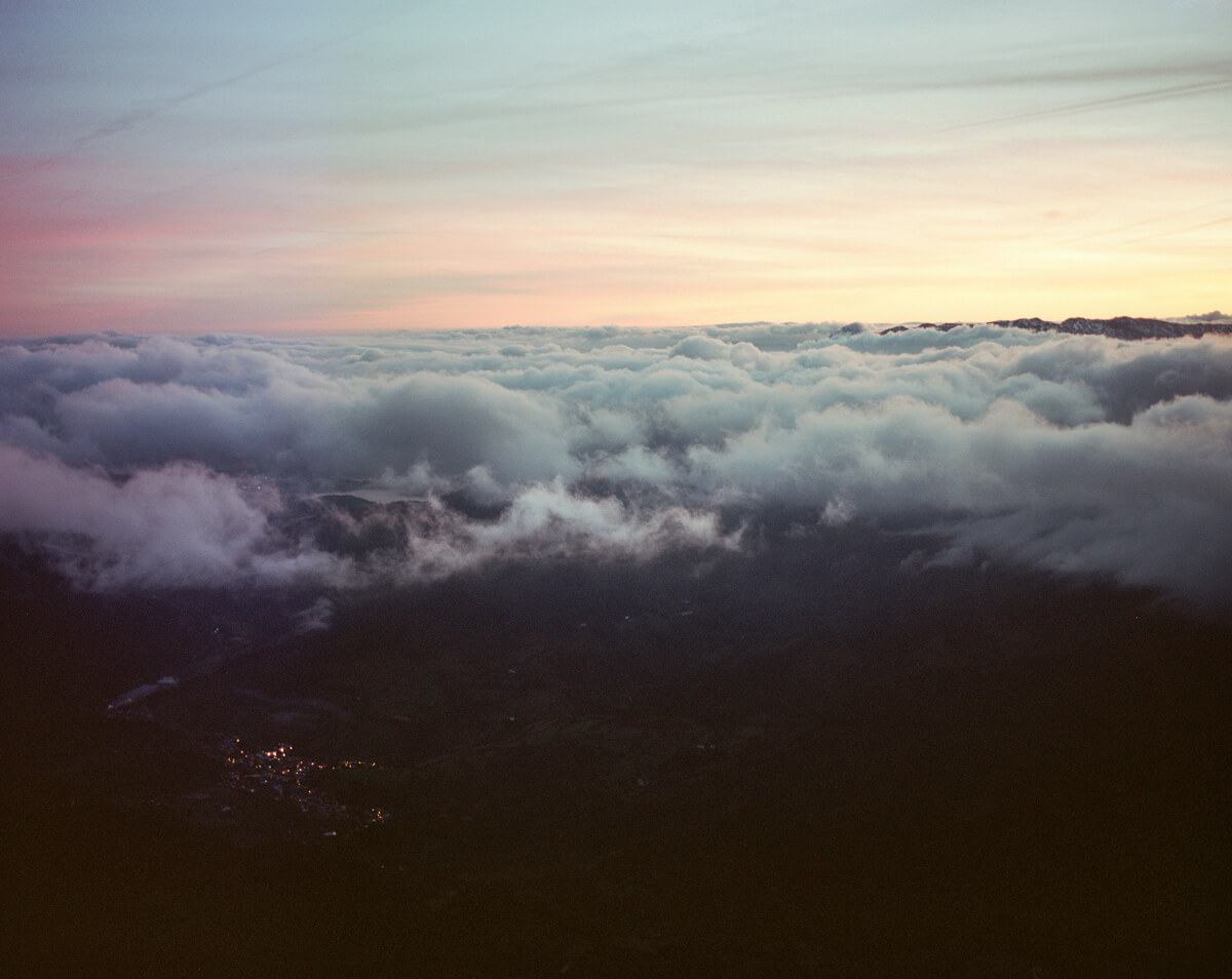 Fotografía de paisaje de altura,paisaje aéreo , mar de nubes, foto de autor , Pedro vikingo