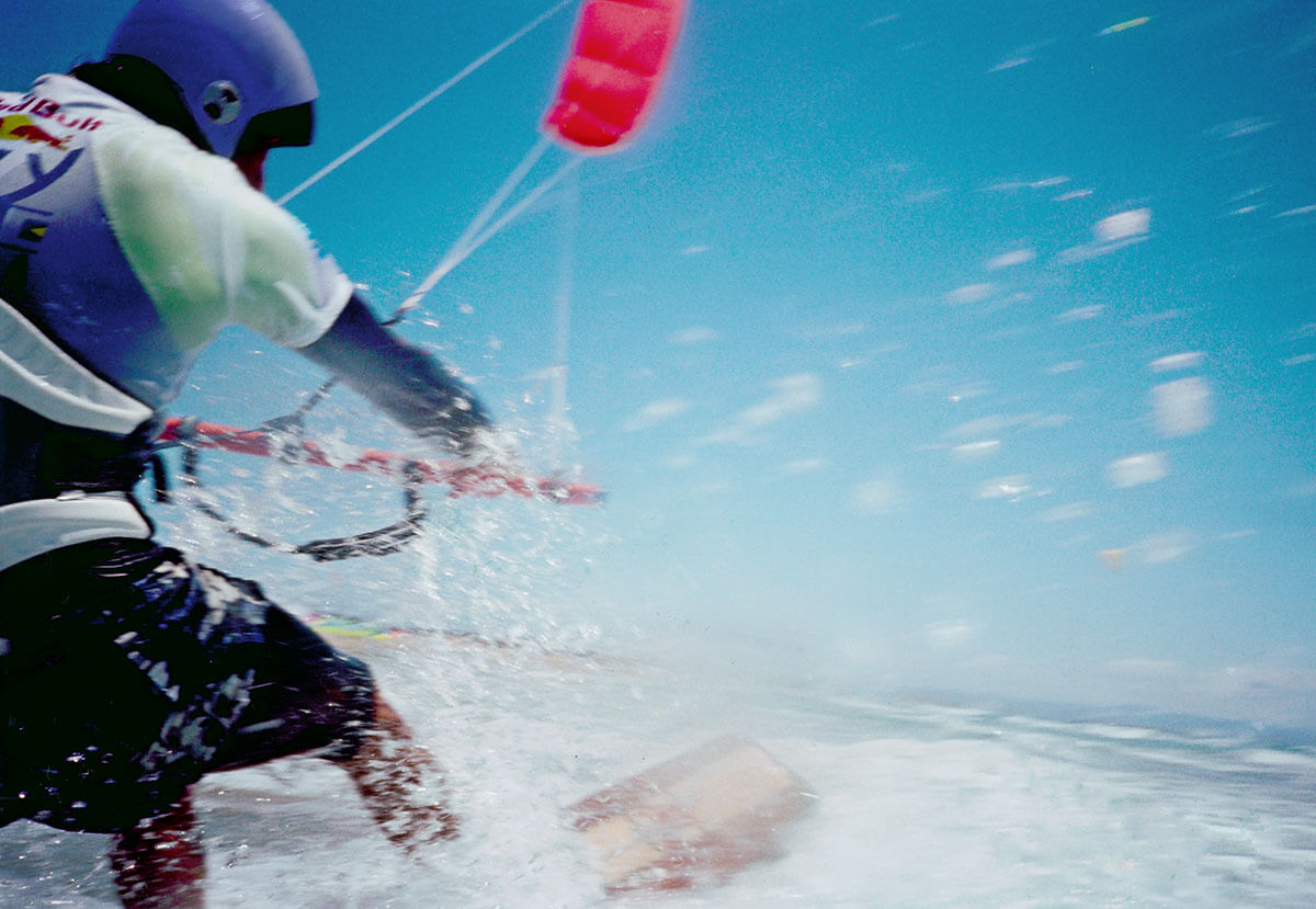 Fotografía deportiva y acción- pedro vikingo para Red bull. Kite Surf